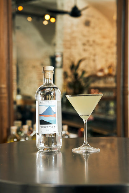 Organic gin vibration